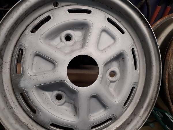 20190228_222542.jpg (2.67 MiB) Visto 6339 veces Aquí vista mas al detalle, aún me queda darle otra pasada con mas detenimiento, ayer solo le di una pasada rápida para probar la pistola de arenar.