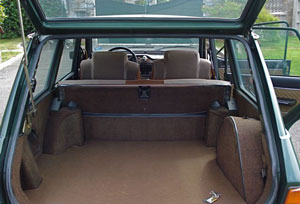 Renault12SFamiliar-3.jpg