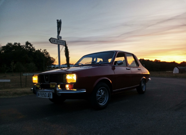 Por fin ,después de andar por muchas carreteras bonitas a atardecer llegamos a LA DOUZE