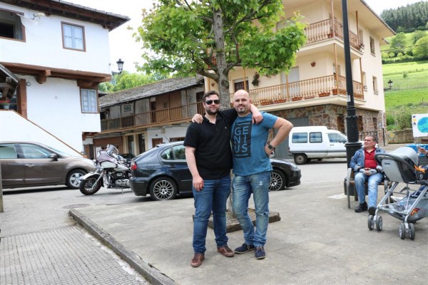 IMG_0277 (Large).JPG (159.93 KiB) Visto 3921 veces De estos dos mejor no comentar nada.