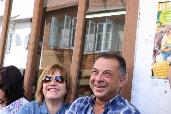 IMG_0274 (Large).JPG (104.85 KiB) Visto 3921 veces Susa y Esmorís también se hecharon unas risas mientras esperaban el segundo turno para entrar al museo