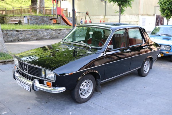 IMG_0214 (Large).JPG (138.81 KiB) Visto 3921 veces También pudimos disfrutar de ver en vivo el precioso S negro de Fran Rsiete7. Espectacular estado, lo mires por donde lo mires.