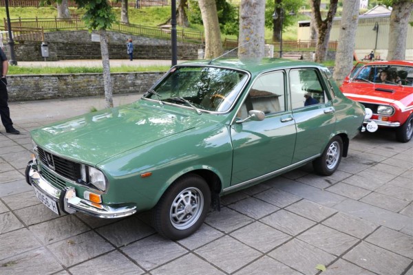 IMG_0218 (Large).JPG (149.99 KiB) Visto 4420 veces El espectacular r12 S de Luis (renault12s) que tantos de nosotros teníamos ganas de conocer en persona. Ver este coche en directo ha sido sin lugar a dudas una de las grandes atracciones de esta kdd. Impresionante trabajo que ha realizado con la restauración de su coche. Esperamos verlo en mas eventos del club.