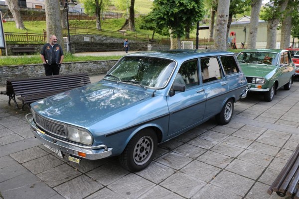 IMG_0219 (Large).JPG (161.16 KiB) Visto 3921 veces El Break de lolailo, preciosas llantas, le quedan como anillo al dedo a los r12 familiar.