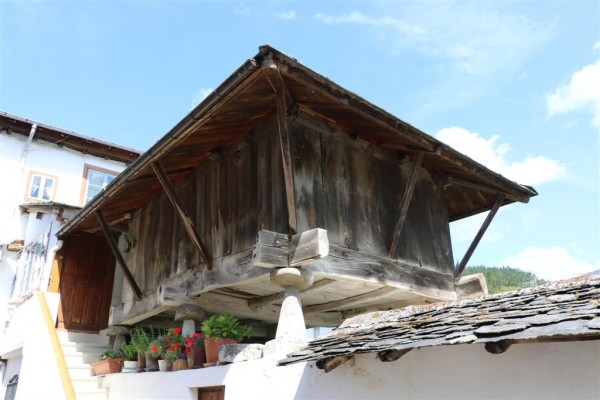 IMG_0231 (Large).JPG (99.08 KiB) Visto 3921 veces Horreo Astutiano en Navelgas