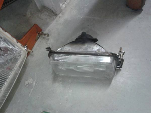 Los faros de r12 s con el pequeño todo 70e